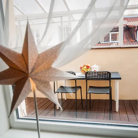 V 12 -terrace + 3 Old Town Apartment *